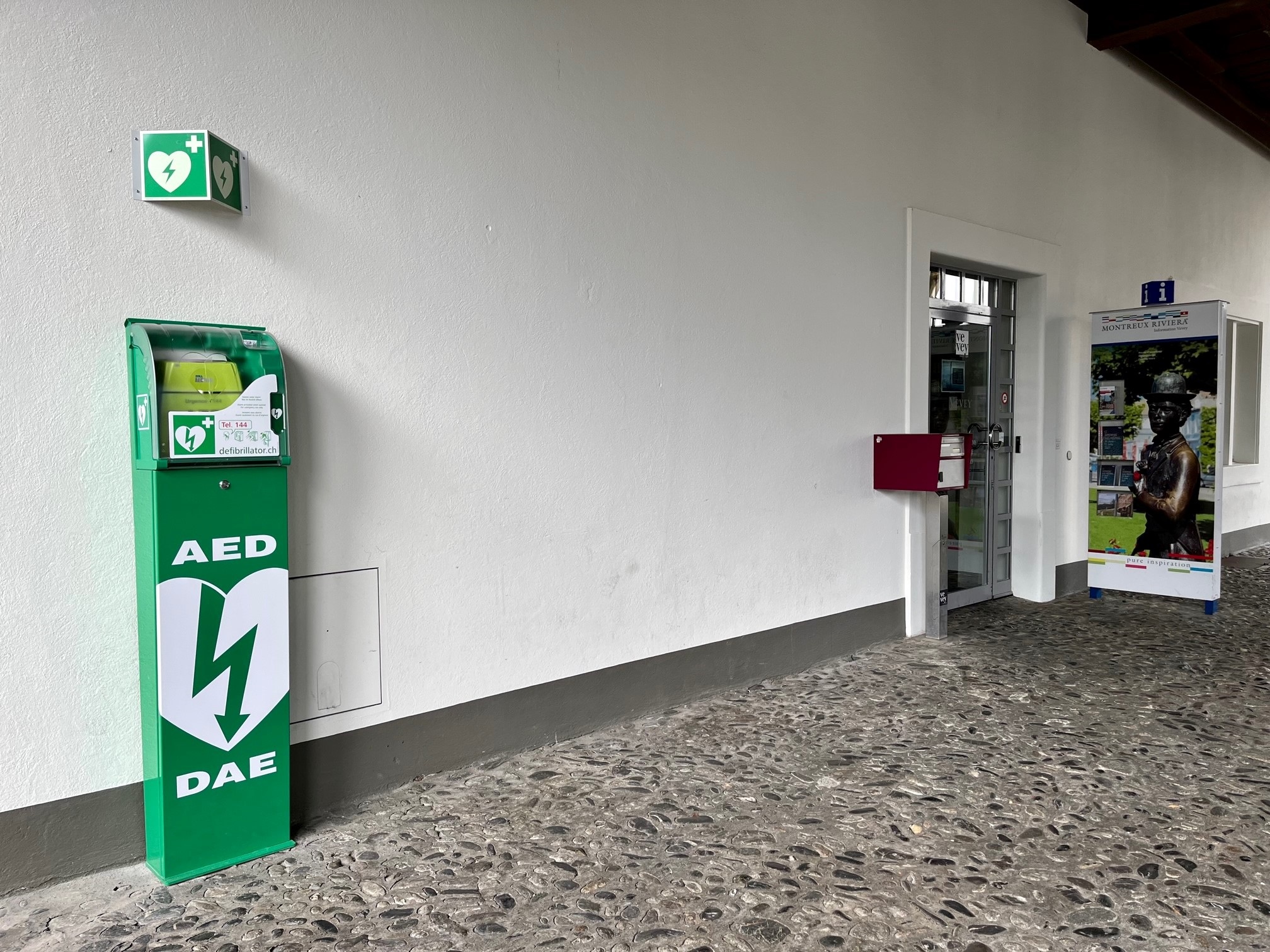 Vevey: 10 défibrillateurs accessibles au public installés dans la ville