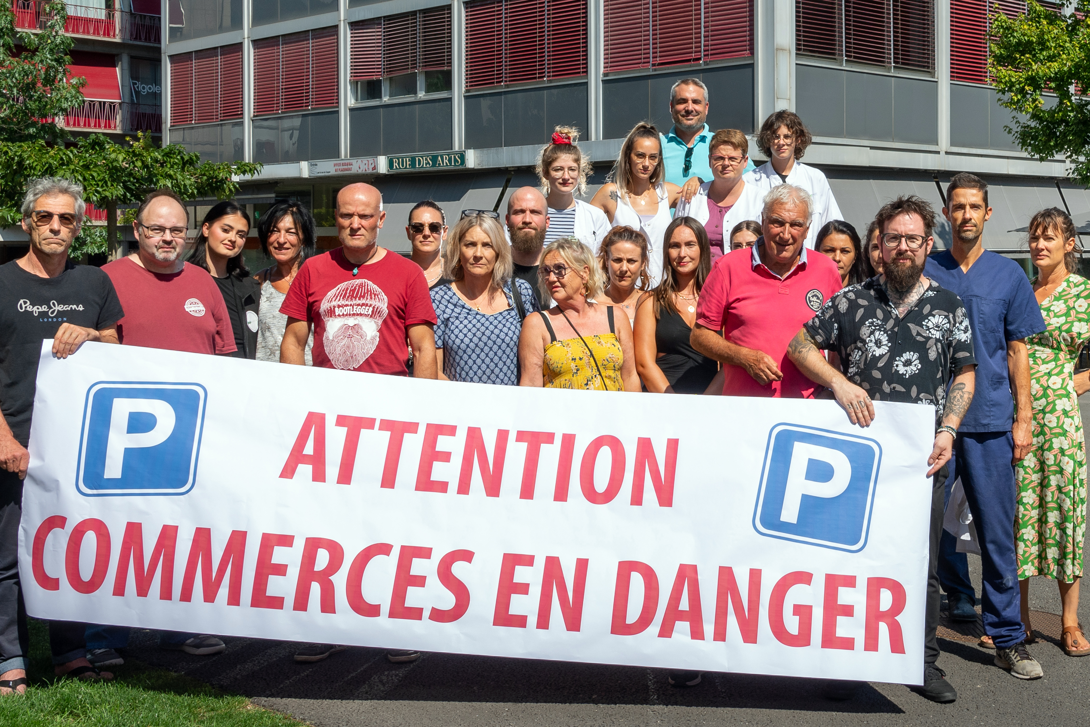 Monthey : une pétition et une initiative lancées en faveur de places de parc au centre-ville