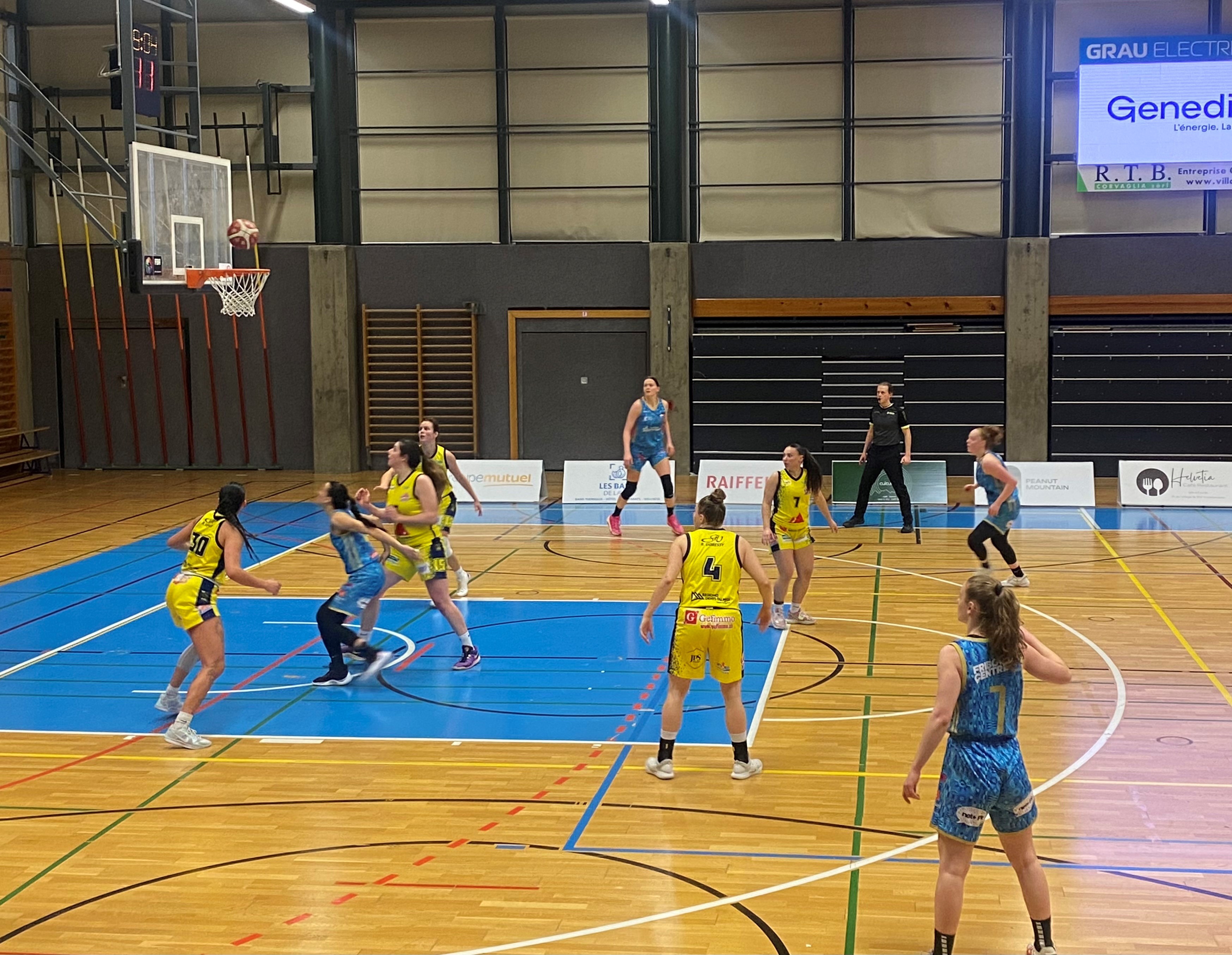 Basket: Troistorrents à nouveau battu par Elfic, malgré quelques signaux positifs