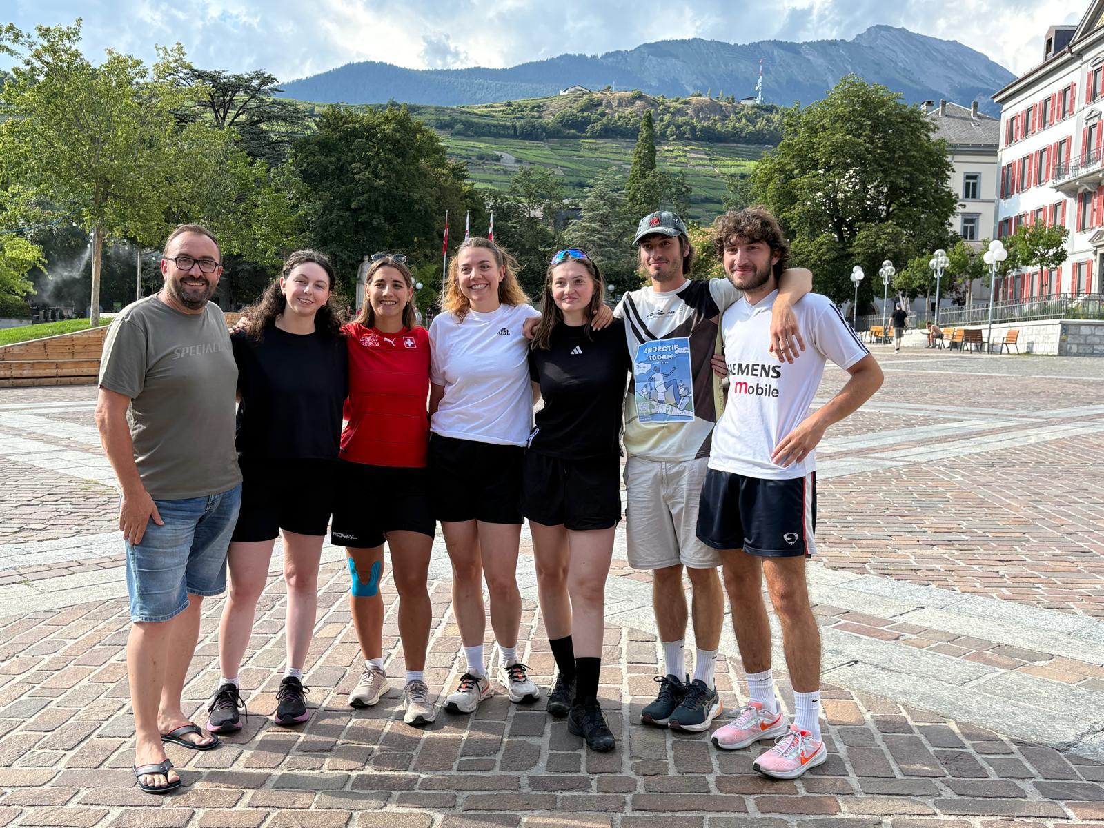 Une dizaine d'étudiants ont marché en faveur de l’association valaisanne d’entraide psychiatrique