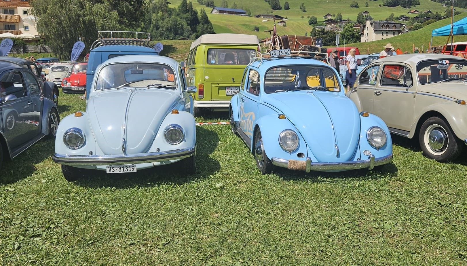 Château d'Oex: les passionnés de coccinelles et autres véhicules VW se sont réunis ce week-end pour la 24e édition du Meeting International VW