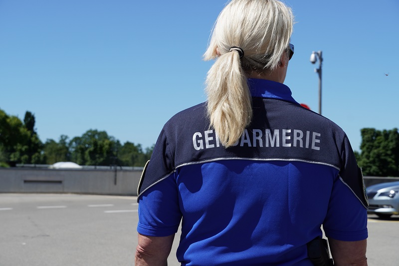Brigandage d’une personne âgée à son domicile à La Tour-de-Peilz – Appel à témoins