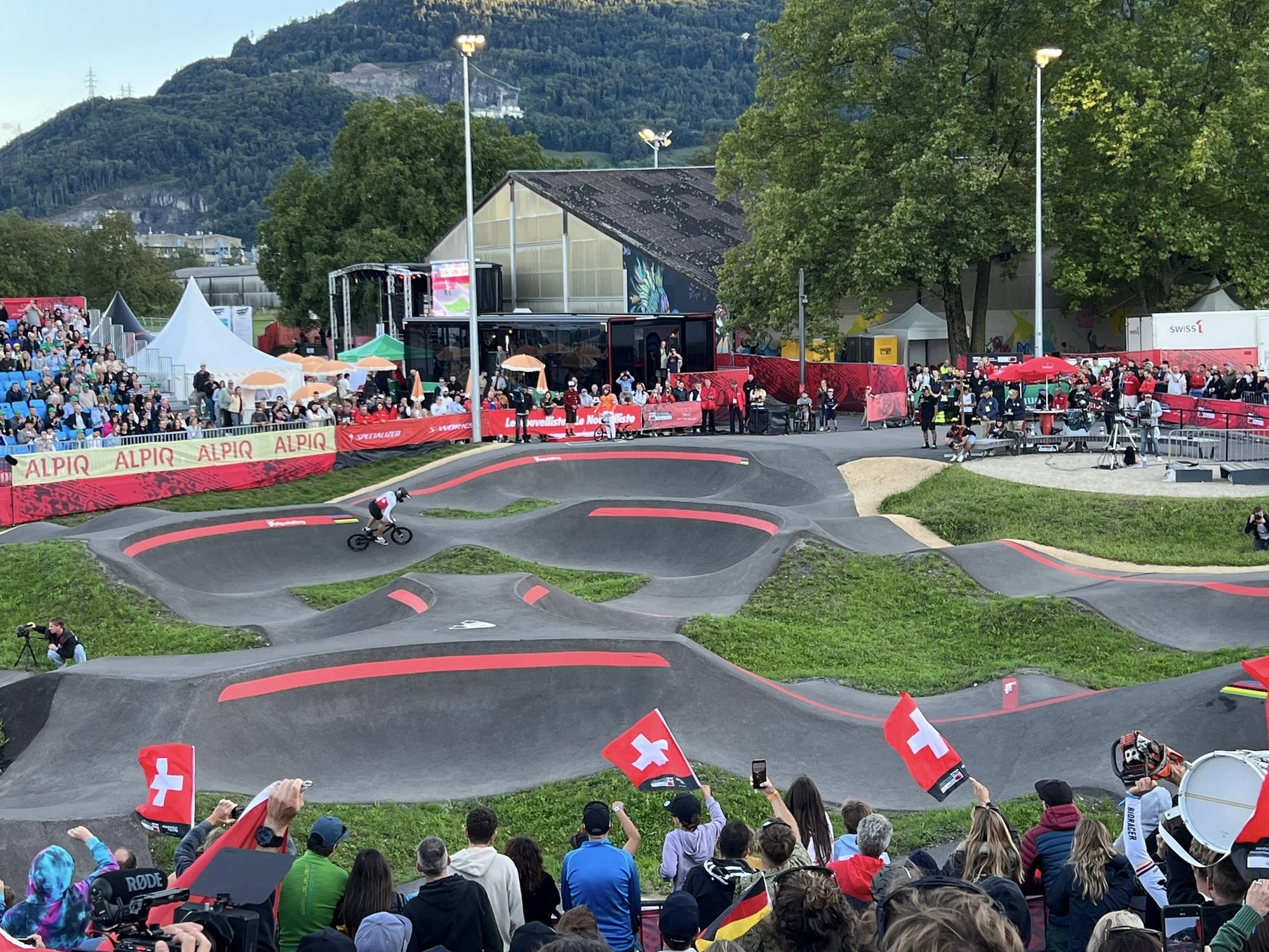 Mondiaux de pumptrack: de l'argent et des souvenirs à vie pour Christa von Niederhäusern et Tristan Borel