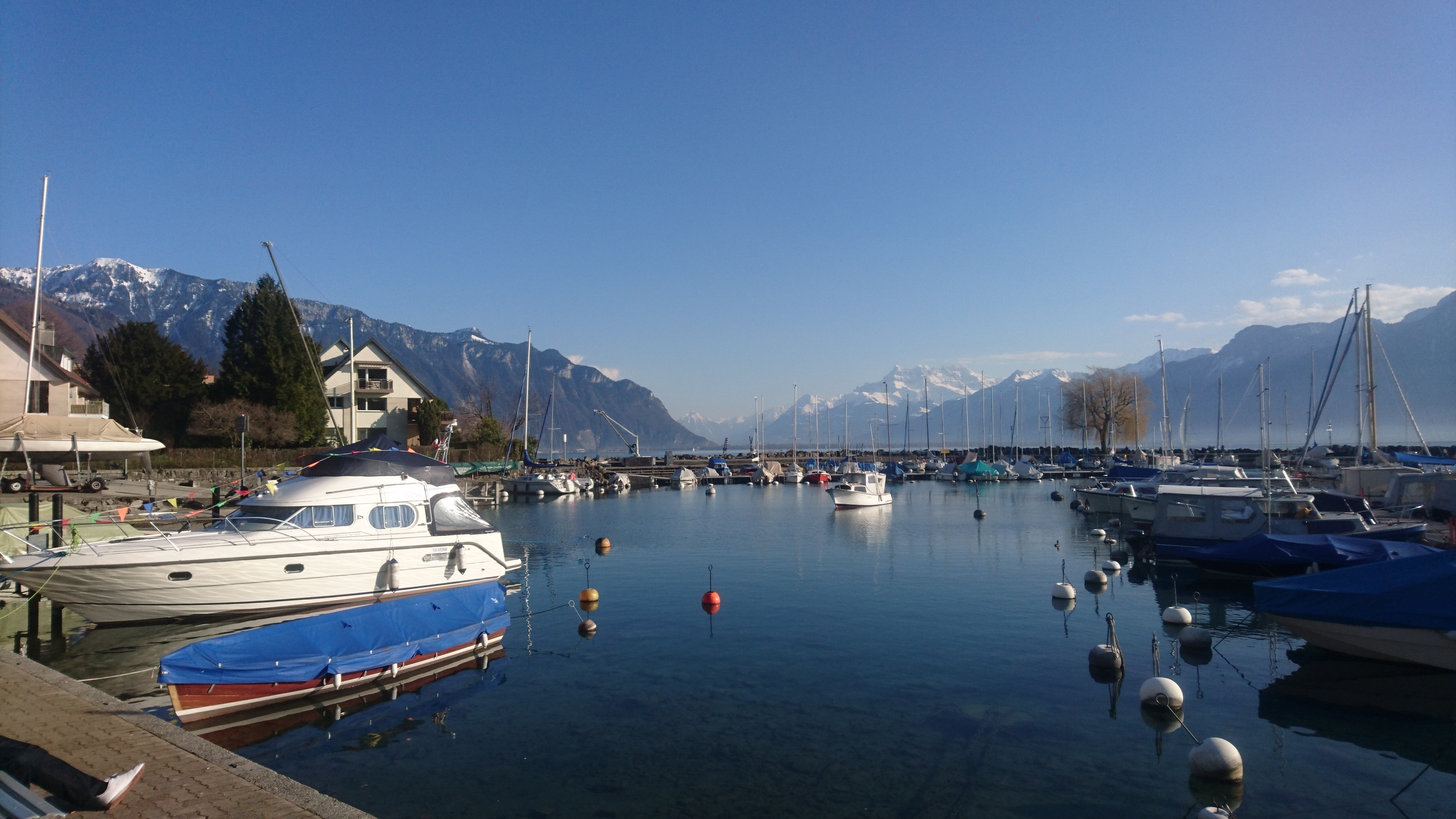 Pollution au produit chimique : le site de Monthey est suspecté de contaminer l'eau du Léman