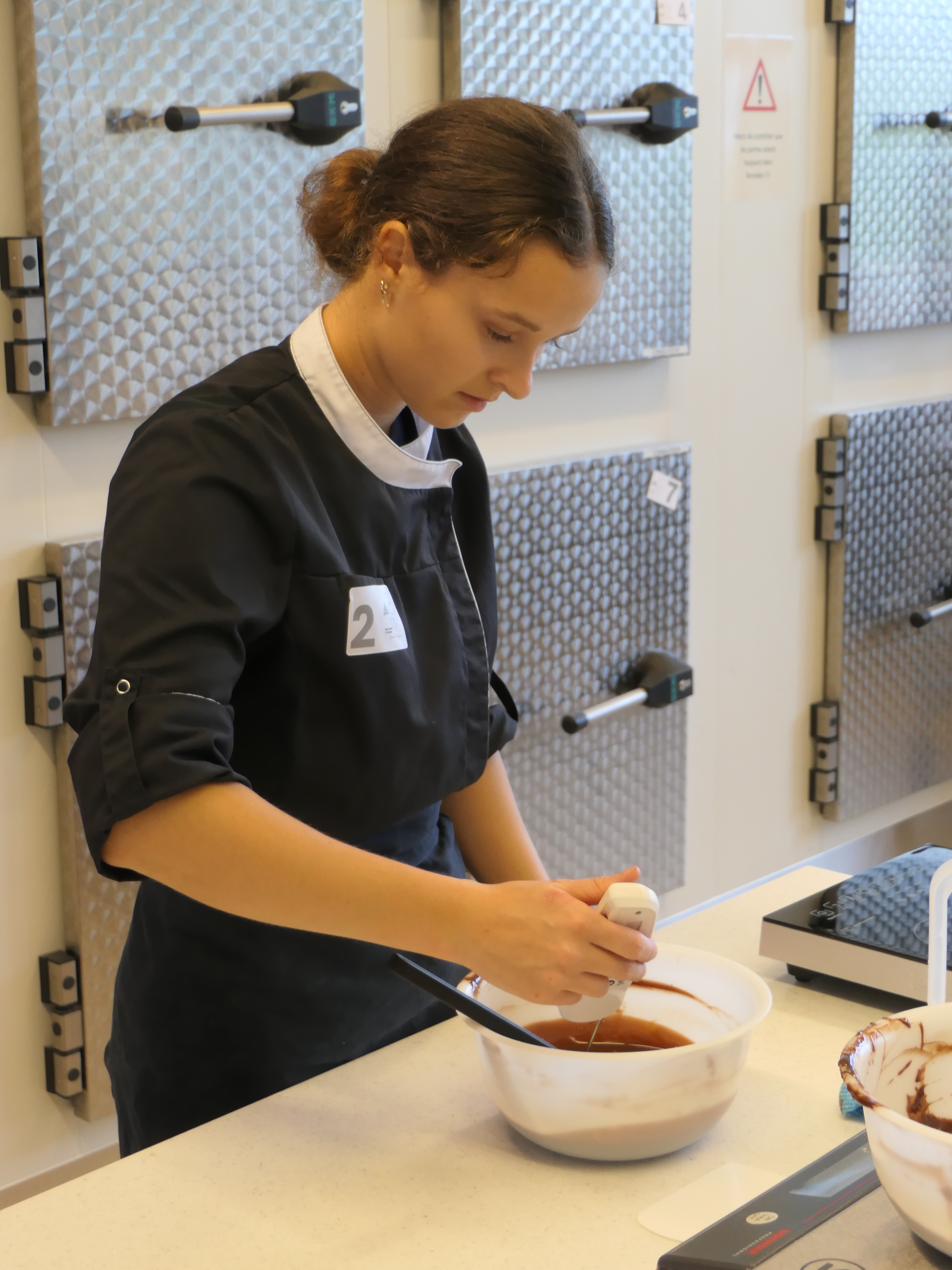 Chloé Mauroux est la meilleure pâtissière-confiseuse des cantons romands et du Tessin