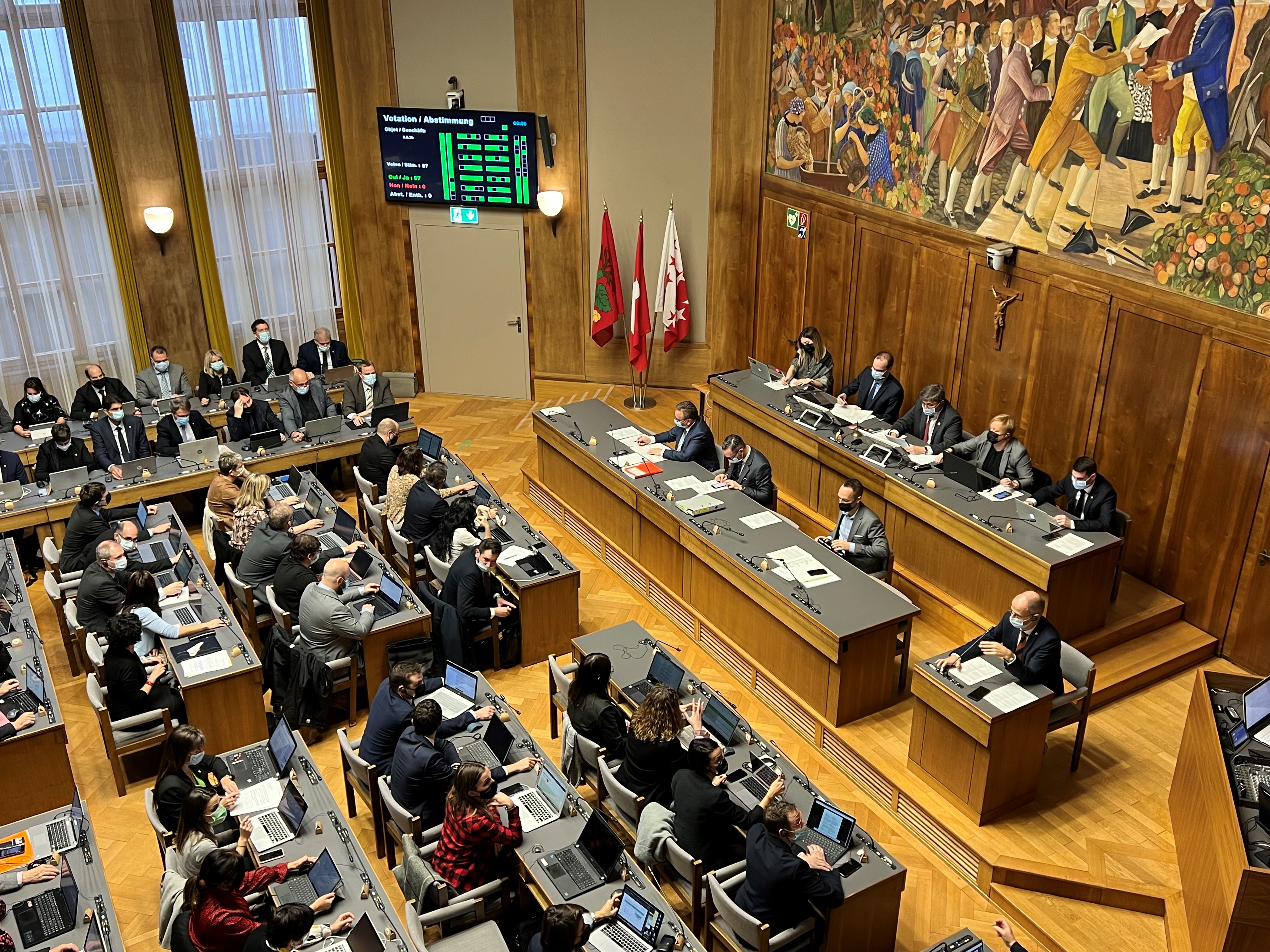 Incendie de Crans-Montana: le Valais débloque une aide d’urgence et renforce la sécurité