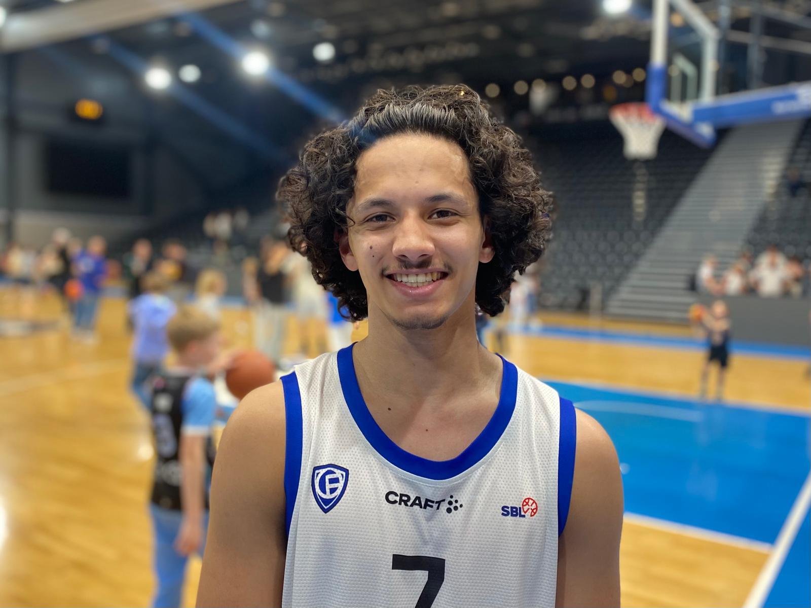 Basket: "Je ne m’y attendais pas, à vrai dire" - Simon Bernegger enchaîne les minutes à Fribourg
