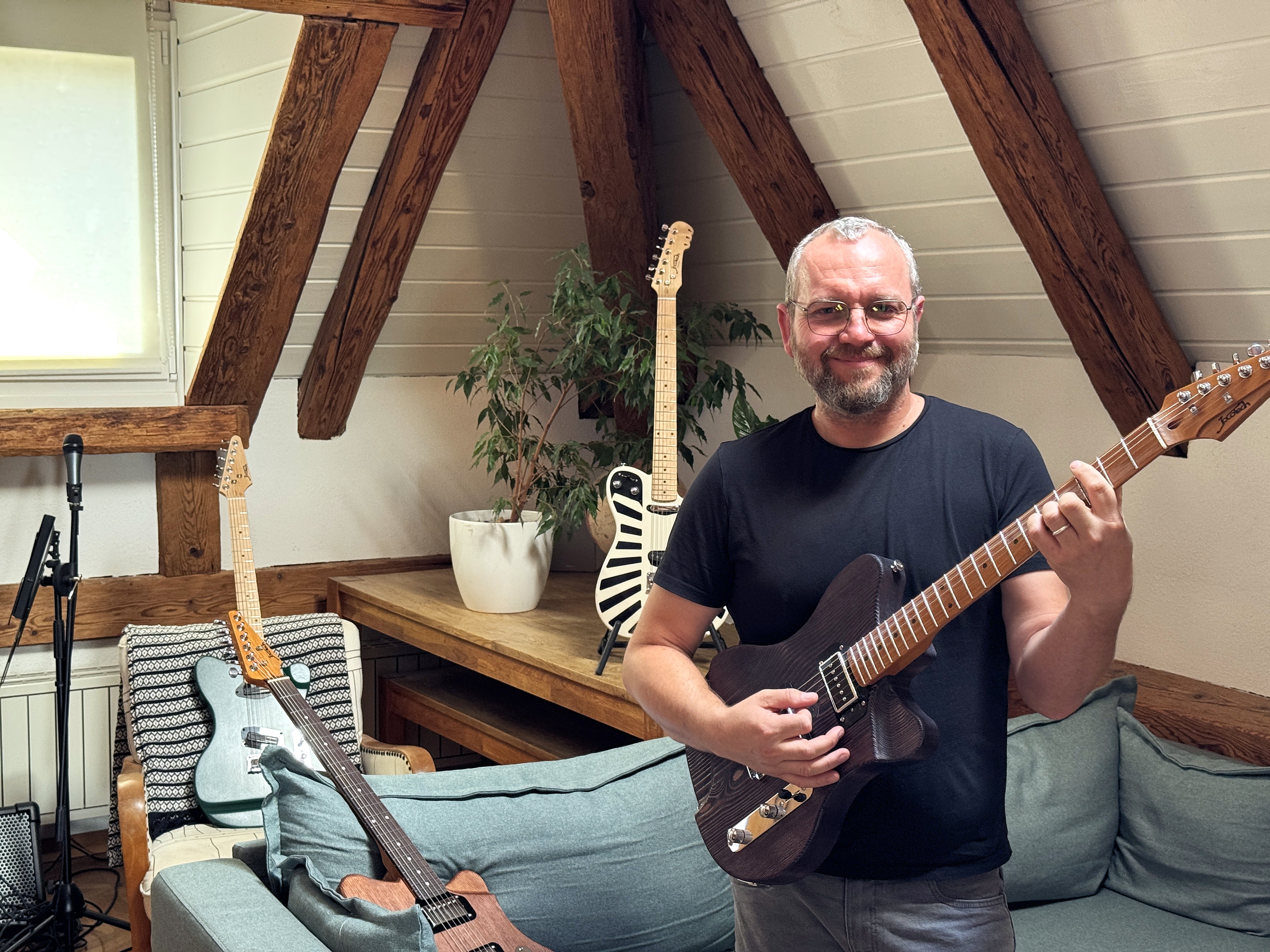 https://radiochablais.ch/images/2026/07/02/guitare.jpeg