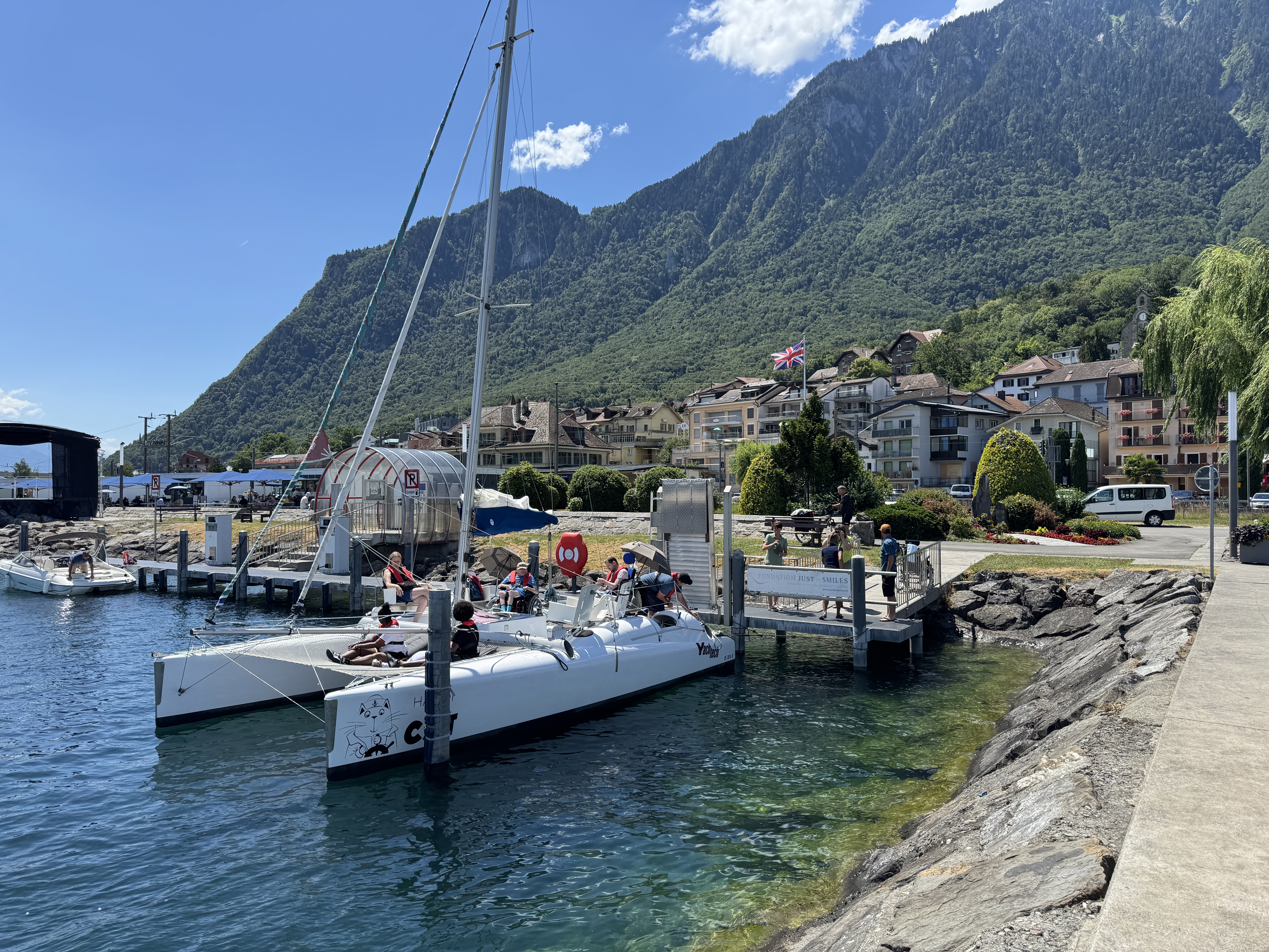 Au Bouveret, les résidents de la Castalie naviguent sur les flots du Léman