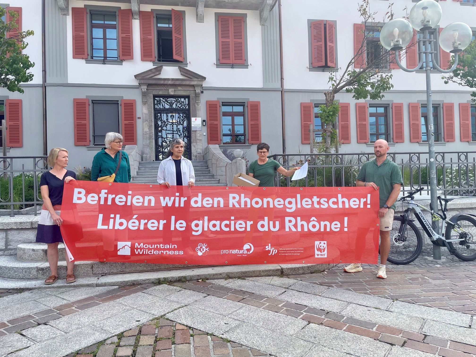 https://radiochablais.ch/images/2026/08/04/petition.jpg