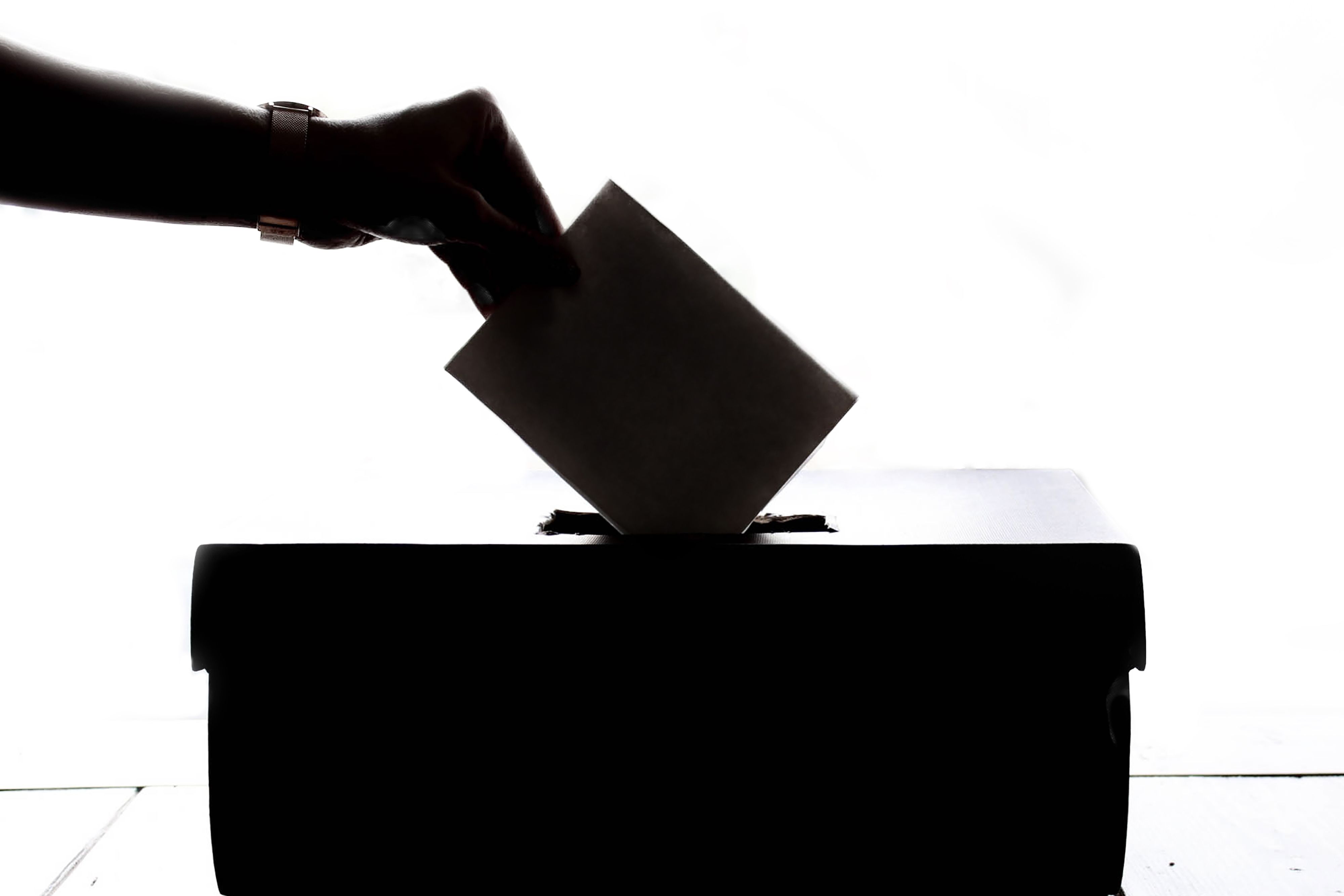 Valais : l'aéroport de Sion et le salaire minimum au programme des votations le 29 novembre