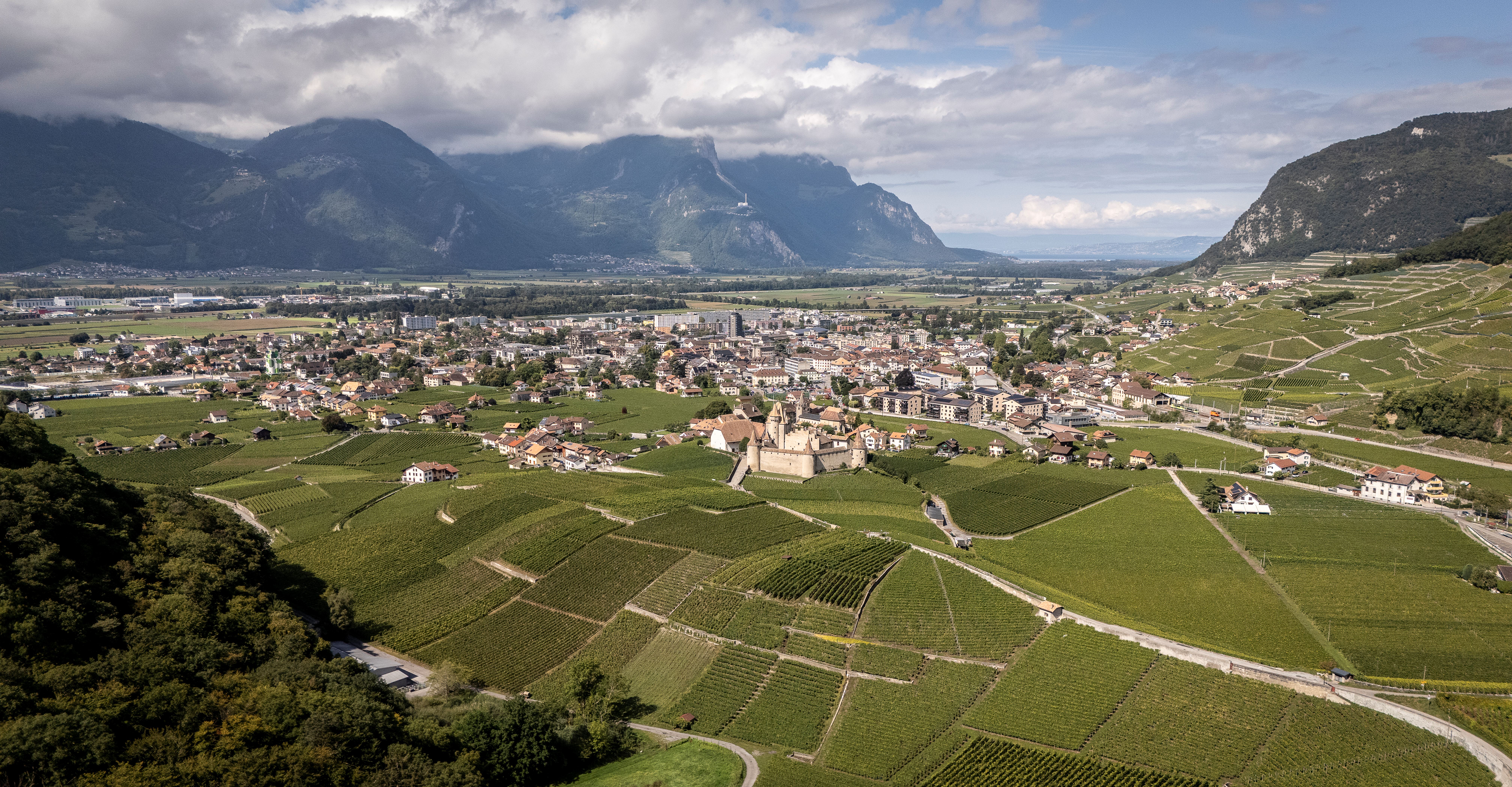 https://radiochablais.ch/images/2026/10/01/aigle-1.jpg
